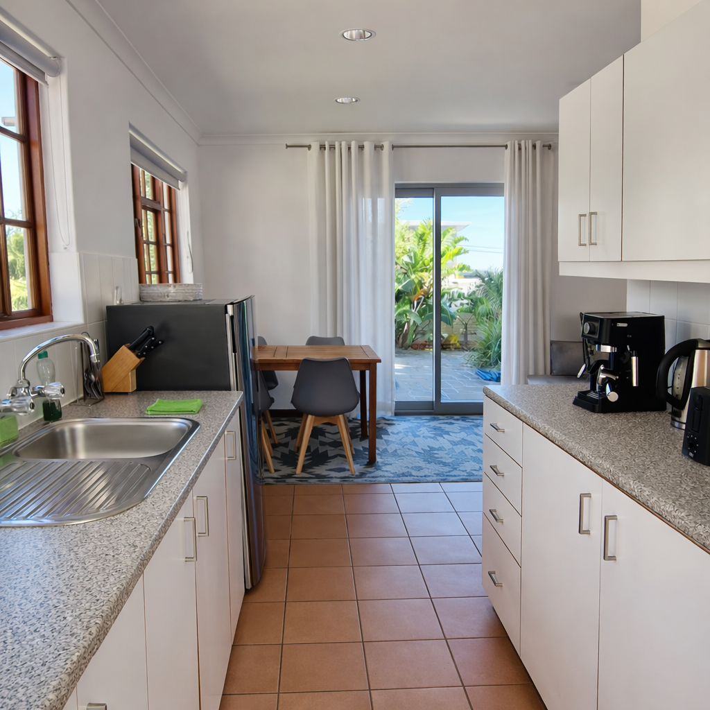 Thula Cottage — kitchen